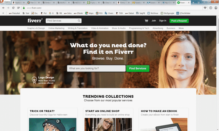 LØGN. Blandt andet på hjemmesiden Fiverr er der folk, der tilbyder at skrive positive anmeldelser af produkter på forskellige sites, hvis man betaler dem 5 dollar. Også selvom personen aldrig har haft produktet mellem hænderne, og mere eller mindre bare fylder brugerne med løgn. 
