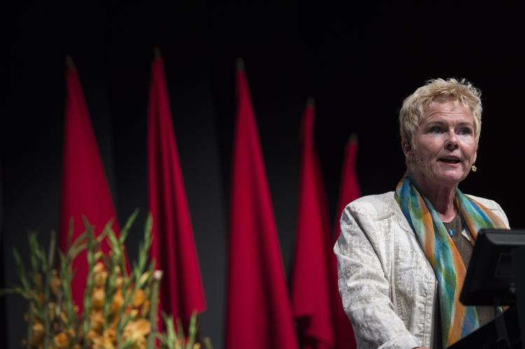 Handlekraftig. Hun blev valgt som LO-formand i tirsdags. I dag fyrede Lizette Risgaard fire topchefer i organisationen for at »ryste posen«. 