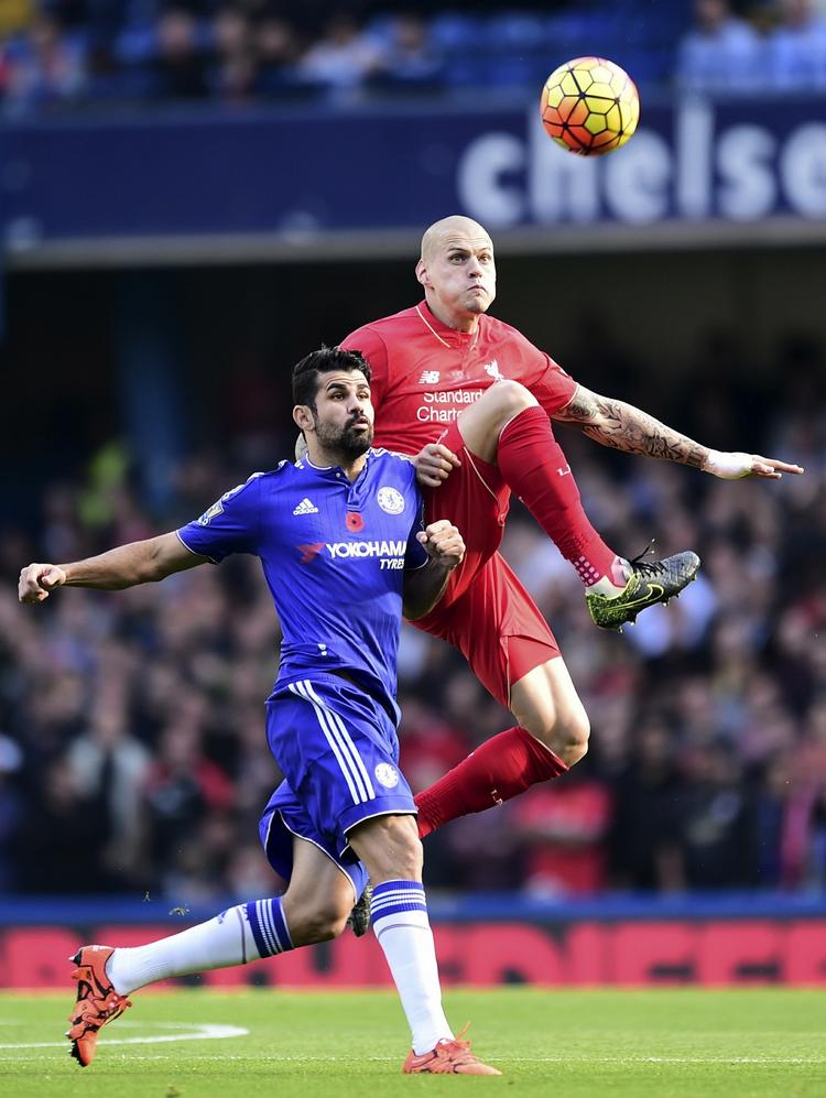 3-1. Chelseas stjerner blev nedkæmpet af et godt organiseret Liverpool-mandskab, der nu lægger pres på den fyringstruede Chelsea-træner. 