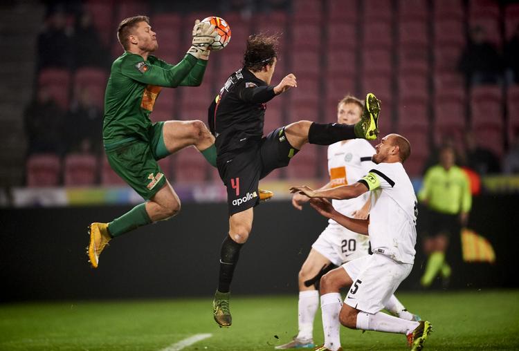 Formnedgang? Erik Sviatchenko har sammen med Kian Hansen haft en kæmpe andel i, at FCM kom så godt fra start i denne sæson, men nu har klubben tabt fire kampe i træk, og ingen forventer, af de danske mestre vinder i Europa League i Napoli på torsdag. 
