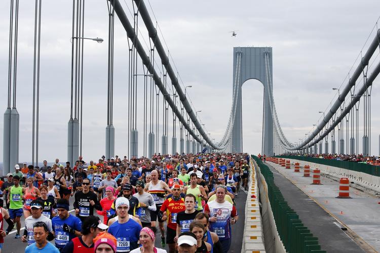 STORT. Med omkring 50.000 deltagere er maratonløbet i New York verdens største. 