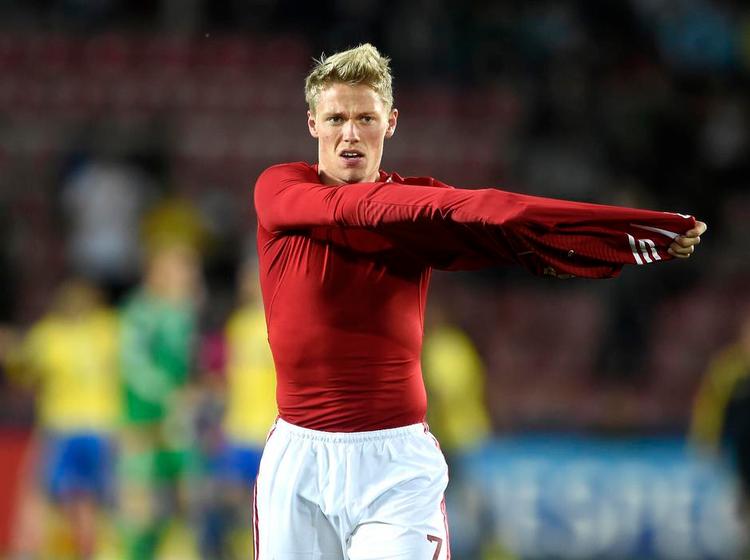 MÅLFARLIG.  Viktor Fischer har lavet  6 mål for Ajax Amsterdam i de seneste 9 kampe. Det har landstræner Morten Olsen været glad for at se. 