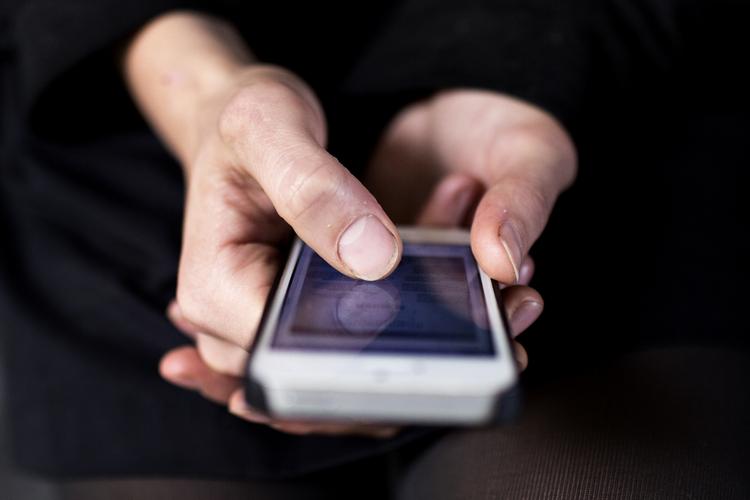 Online. Mange vil gerne bruge mindre tid på deres telefon. 