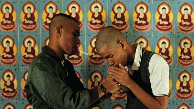 Stilet. I Malaysia er en subkultur af britiske skinheads og punkere begyndt at blomstre. 