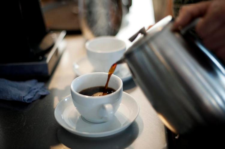 Gavnligt. Omvendt kan kaffe siges at have positive og gavnlige effekter. 