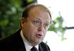 Chef for bagmandspolitiet Morten Niels Jakobsen vil ikke kommentere tre mulige medgerningsmænds  rolle i millionsvindel. 
