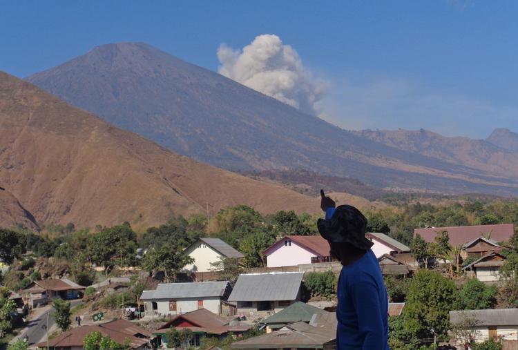 Internationalt. Vulkanen Rinjani har medført, at flere lufthavne i Indonesien er lukket. 