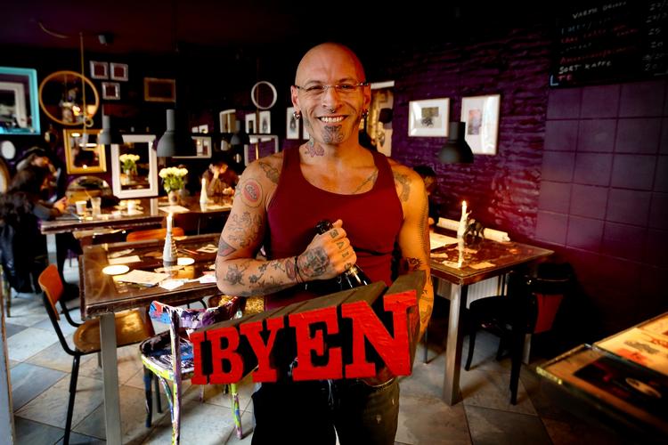 Prisvinder. Her ses Skyler Rowland, da hans café Next Door Café sidste år vandt Ibyenprisen. 