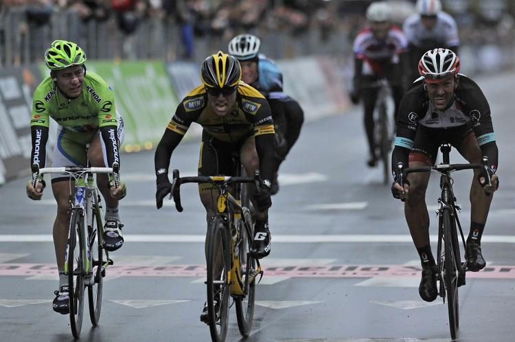Stjernebetvinger: Ciolek (i midten) slog Cancellara og Sagan, da han sejrede i forårsbebuderen 2013. 