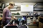 UDSAT. Katrine Henningsen bor i Valby med sin familie. Efter de fik målt meget høje mængder af radon i deres hus, fik de installeret et kraftigt udsugningsanlæg. 
