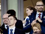svært. Som direktør for Dansk Boldspil-Union skal Claus Bretton-Meyer (til højre) forsøge at forene modsatrettede interesser internt i forbundet. 