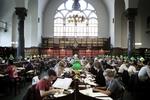 Studerende læser gerne ude, som her på den gamle læsesal på Det Kongelige Bibliotek. Men flere bor hjemme, viser ny undersøgelse fra Nordea. 