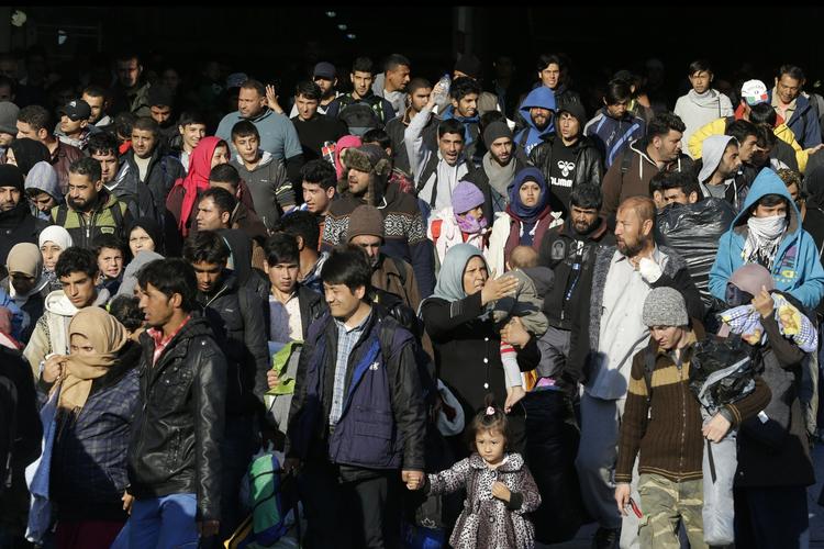 TILSTRØMING. Antallet af tilrejsende er fortsat højt. Her ankomer flygtninge og migranter fra Lesbos til Athen. 