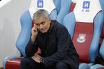 UDELUKKET. En overfusning af dommeren i udekampen mod West Ham har kostet Jose Mourinho karantæne i denne weekend. 