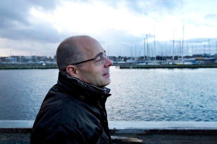 KONCEPTUEL. Niels Frank har fat i et interessant koncept, når han prøver at knytte det private og politiske sammen. 