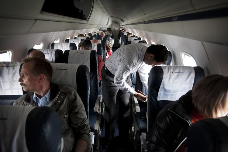 Lovovertrædelse. Ifølge loven har PET kun ret til oplysninger som navn, adresse, pasinformationer, kreditkortoplysninger, rejseruter, billetkøb og oplysninger om medrejsende, hvis de forinden får en kendelse fra en dommer. 