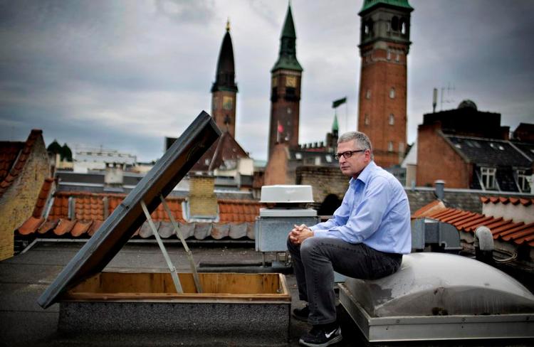 Forandringer. Flemming Rose meddelte i går, at han forlader Jyllands-Posten. Han vil nu bruge kræfterne på at deltage i den globale debat om ytringsfrihed. 