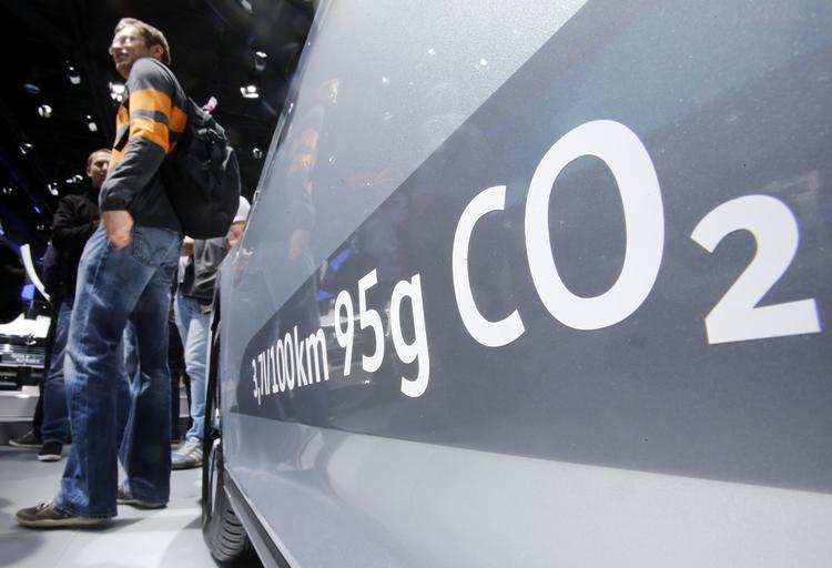 REKLAME. VW har ikke været bange for at slå på tromme for bilernes CO2-udslip. Dette billede er fra biludstillingen i Frankfurt i september i år. 