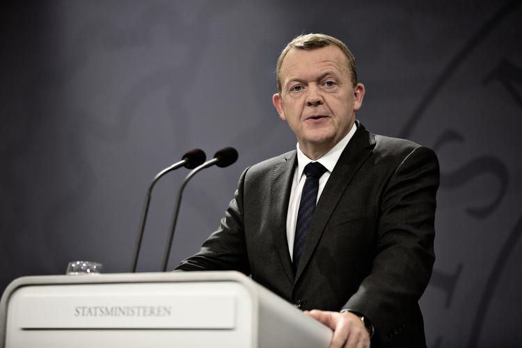 Tvivl. Statsminister Lars Løkke Rasmussen (V) sagde onsdag aften til DR, at der ikke findes nogen aktuelle planer om øget grænsekontrol, men bliver efter Sveriges beslutning om grænsekontrol presset af alle tre støttepartier. 