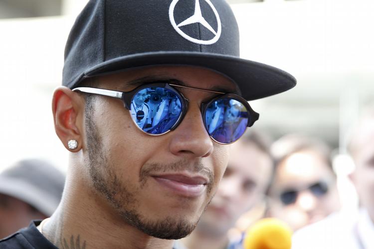 Uheld. Lewis Hamilton kom galt af afsted, da hans fod gled på speederen. 