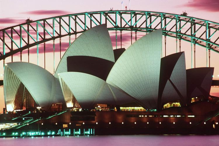 UTZONTUR. I Sydney kan du komme på en rundtur i fodsporene af den danske arkitekt Jørn Utzon, der bl.a. har tegnet det berømte operahus. 