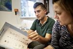 FORVÆRRING. Hvis regeringens varslede asylstramninger bliver til virkelighed, vil det kun gøre flygtninge- og asylsituationen værre, mener Mohammed al-Ahmad, der er syrisk flygtning og bor privat hos en dansk familie. 