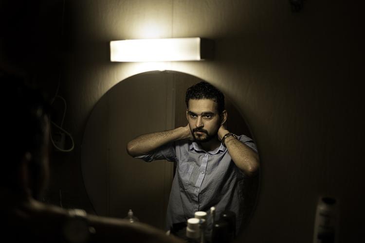 Fremtiden? For Omar Martini, her fotograferet under sit ophold på et asylcenter, tegner fremtiden i Danmark sig dyster efter regeringens asylstramninger, mener han. 