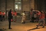 En gade i nærheden af Rue de Charonne, hvor terrorister åbnede ild mod bistroen 'La Belle Equipe'. 