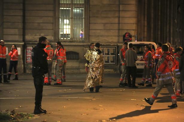 En gade i nærheden af Rue de Charonne, hvor terrorister åbnede ild mod bistroen 'La Belle Equipe'. 