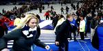 Terror. Publikum blev i nat evakueret fra stadion i Paris, efter at flere selvmordsbombere slog til foran stadionet, hvor Frankrig spillede landskamp. 
