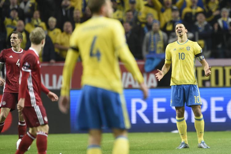Stjerner. Daniel Agger (tv.) og hans svenske anførerkollega Zlatan Ibrahimovic. 