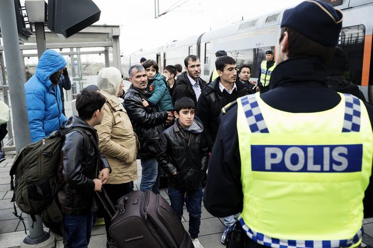 Grænsekontrol. Sverige laver nu grænsekontrol - her på Hyllie Station i Malmø. 