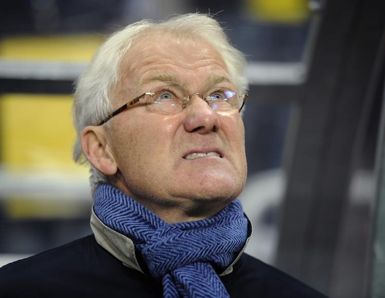 Puslespil. Olsen har to døgn til at sætte de bedste 11 brikekr sammen. 