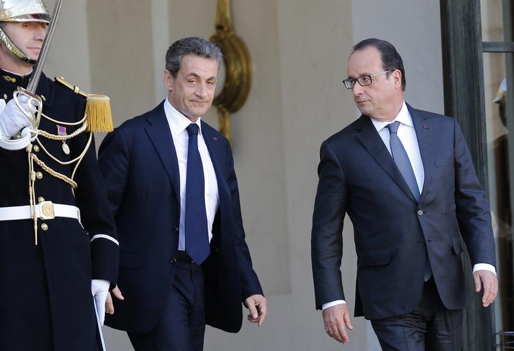Bekymring. Nicolas Sarkozy og  Francois Hollande efter et møde om situationen i Frankrig. 