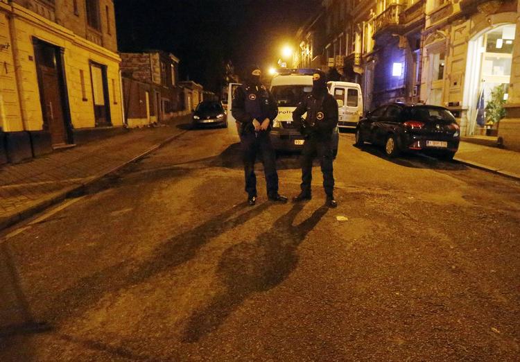 TERRORBEKÆMPELSE. Betjente i Verviers efter afsløringen af endnu en terrorgruppe, der har rødder i Molenbeek-bydelen i Bruxelles. 