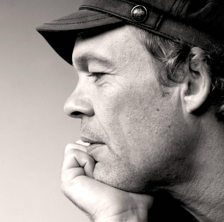 Noir. Jesper Brygger har skrevet en lille roman om et ganske aktuelt emne. 