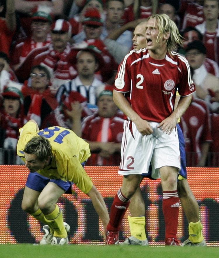 3-3? Da Sverige stillede op mod Danmark i 2007, endte kampen i skandale, efter Christian Poulsens straffeforseelse efter den 'berømte' mavepuster. Men kampen endte uden afgørelse på banen, da Sverige fik tilkendt sejren. 