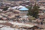 Biocentre. I Nairobis slum, nærmere bestemt området Kibera, er gennem den seneste tid blevet opstillet såkaldte biocentre, der dels fungere som offentlige toiletter og dels bruges som forsamlingshuse, vuggestuer og tv-stuer, når der er fodboldkampe. Spildevandet fra toiletterne omdannes til biogas, der genanvendes til madlavning i eksempelvis skolekøkkener. 