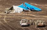 Flystyrt. Resterne af vraget efter at et russisk fly styrtede ned på den egyptiske Sinai-halvø. Russiske efterforskere siger, at man nu har fundet tegn på, at en anbragt bombe lå bag ulykken. 