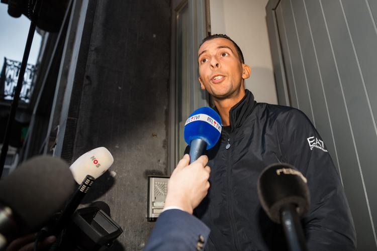 Anholdt. Mohamed Abdeslam er selv blevet afhørt af politiet i forbindelse med terrorangrebene i Paris fredag 13. november men er blevet løsladt igen. 