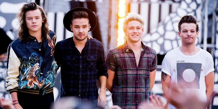 Boyband. One Direction medlemmerne fra venstre: Harry Styles, Liam Payne, Niall Horan og Louis Tomlinson optræder her på ABC's 'Good Morning America' på Rumsey Playfield/SummerStage i New York i august 2015. Foto: Charles Sykes/Invision/AP (arkiv) 