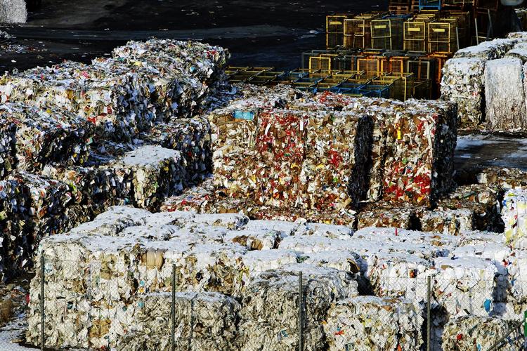 Guld. Husholdningsaffald er en vigtig energikilde for grøn energiproduktion. 