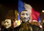 SYMBOL. Den karakteristiske Guy Fawkes-maske er blevet hackergruppen Anonymous' vartegn. Gruppen tager kampen op mod IS ved blandt andet at guide til, hvordan man kan hacke IS-Twitterkonti. 