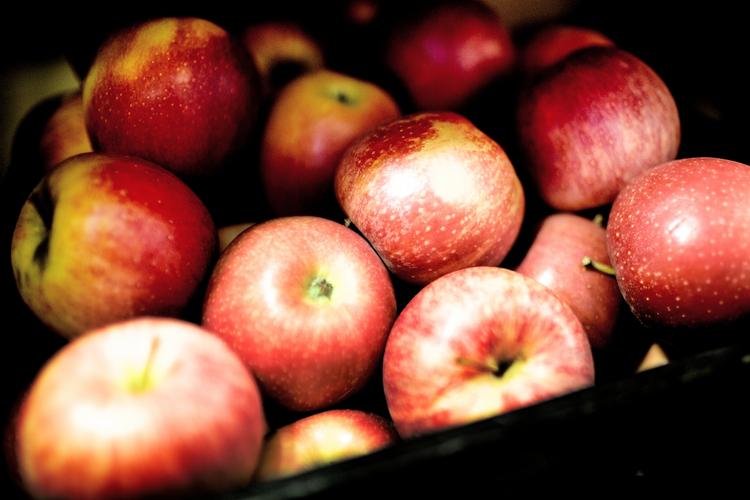 sundere. Vil man undgå sprøjtegiftrester på frugt og grønt, er det bedste valg at købe økologisk, men køber du konventionelt, er det mest fornuftigt at gå efter dansk produceret i frugt og grønt. 