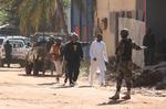 BEFRIET.  Maliske specialstyrker hjælper gidsler ud af Radisson-hotellet i Malis hovedstad Bamako. Foto: 