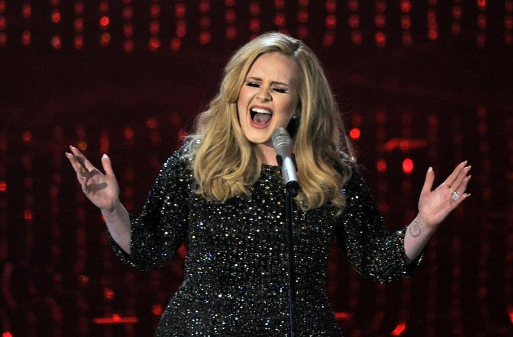 Indtjening. På linje med blandt andre Beyoncé og Taylor Swift har Adele valgt, at man ikke skal kunne streame hendes nye album '25'. I hvert fald ikke lige med det samme. 