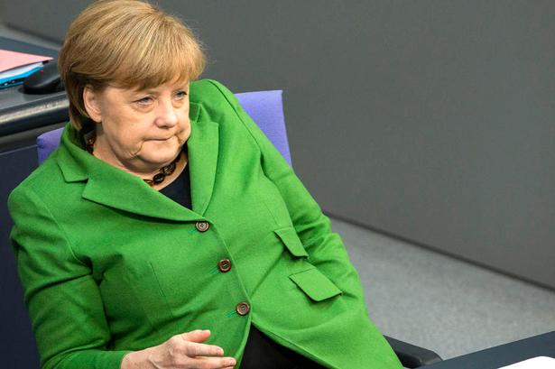 2013. Trætheden meldte sig, men Merkel og mange andre vågnede op, da Edward Snowden afslørede, at USA havde aflyttet bl. a. kanslerens mobil. 