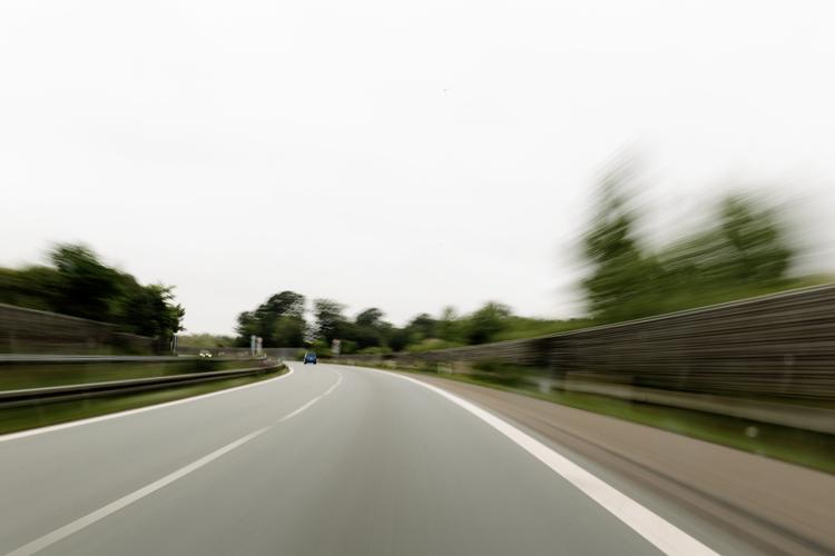 Skitlning. Regeringen vil tillade langt flere skilte på vejene. 