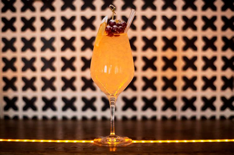 Cocktails. Good Spirits-aftenen samler penge ind til flygtningebørn. 