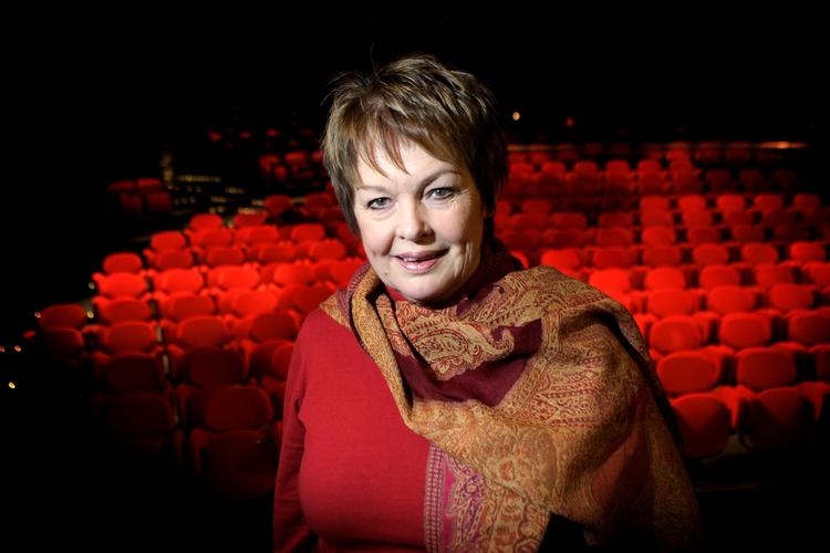 arbejdskammerat. »Han var en vidunder kollega«, siger Ghita Nørby om nu afdøde Holger Juul Hansen. 